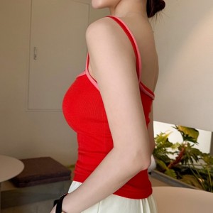 <b>비비드 배색 슬리브리스 탑</b>